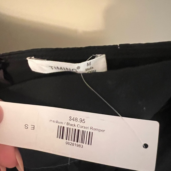 Black Puff Sleeve Romper - Picture 3 of 3